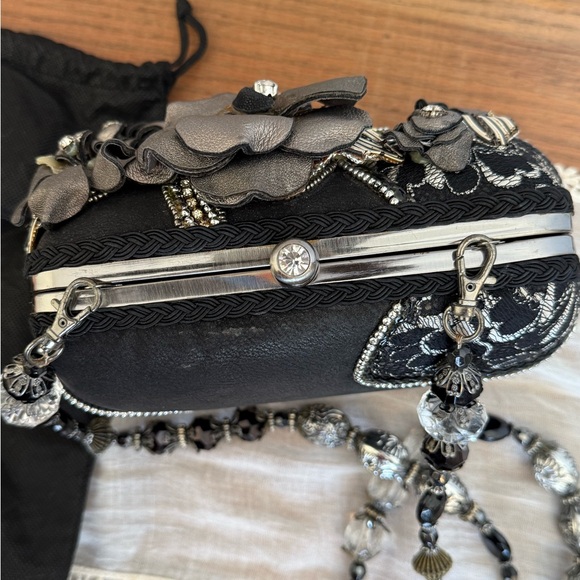 Mary Frances Black Silver Floral Clutch Pewter Rose 10-226 Rare Collectible - Picture 11 of 11